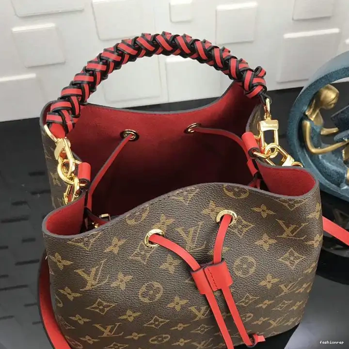 Fashionrepsfam ru LV 19T1L0490 Bags 0802